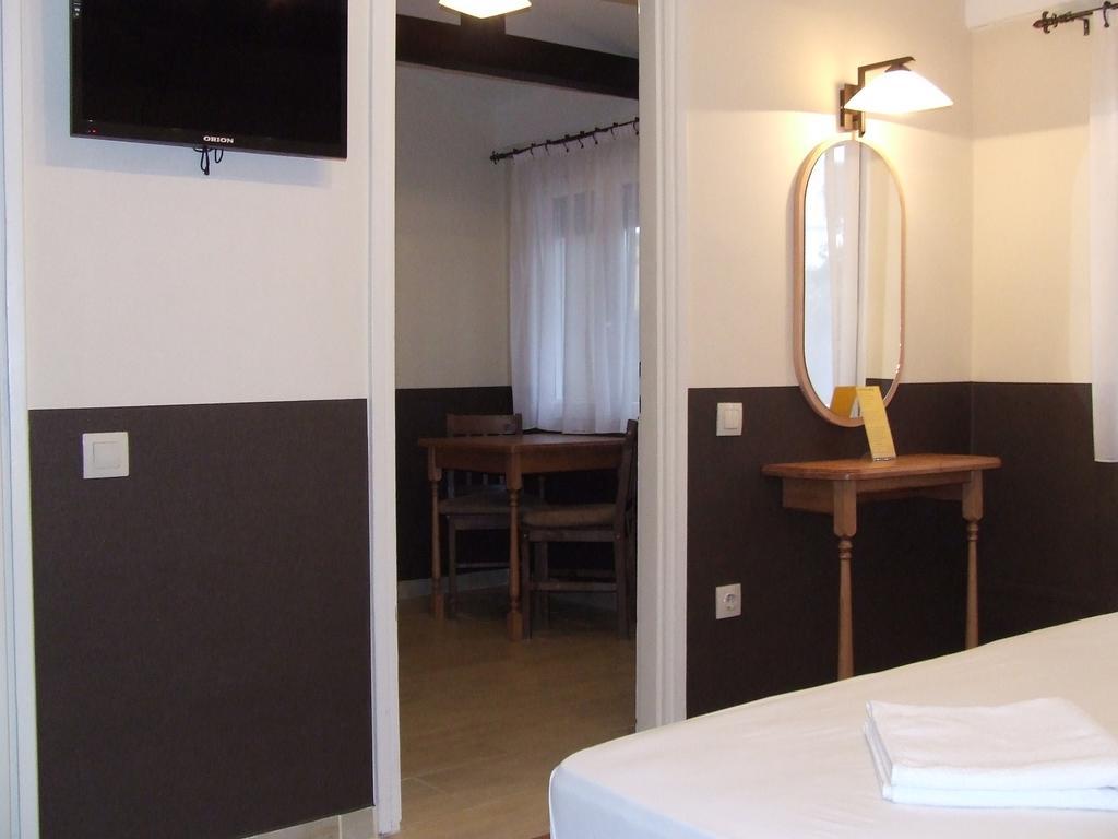 Peterfia Panzio Hotell Debrecen Eksteriør bilde