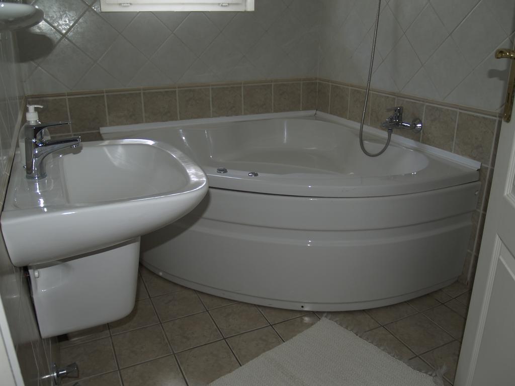 Peterfia Panzio Hotell Debrecen Rom bilde